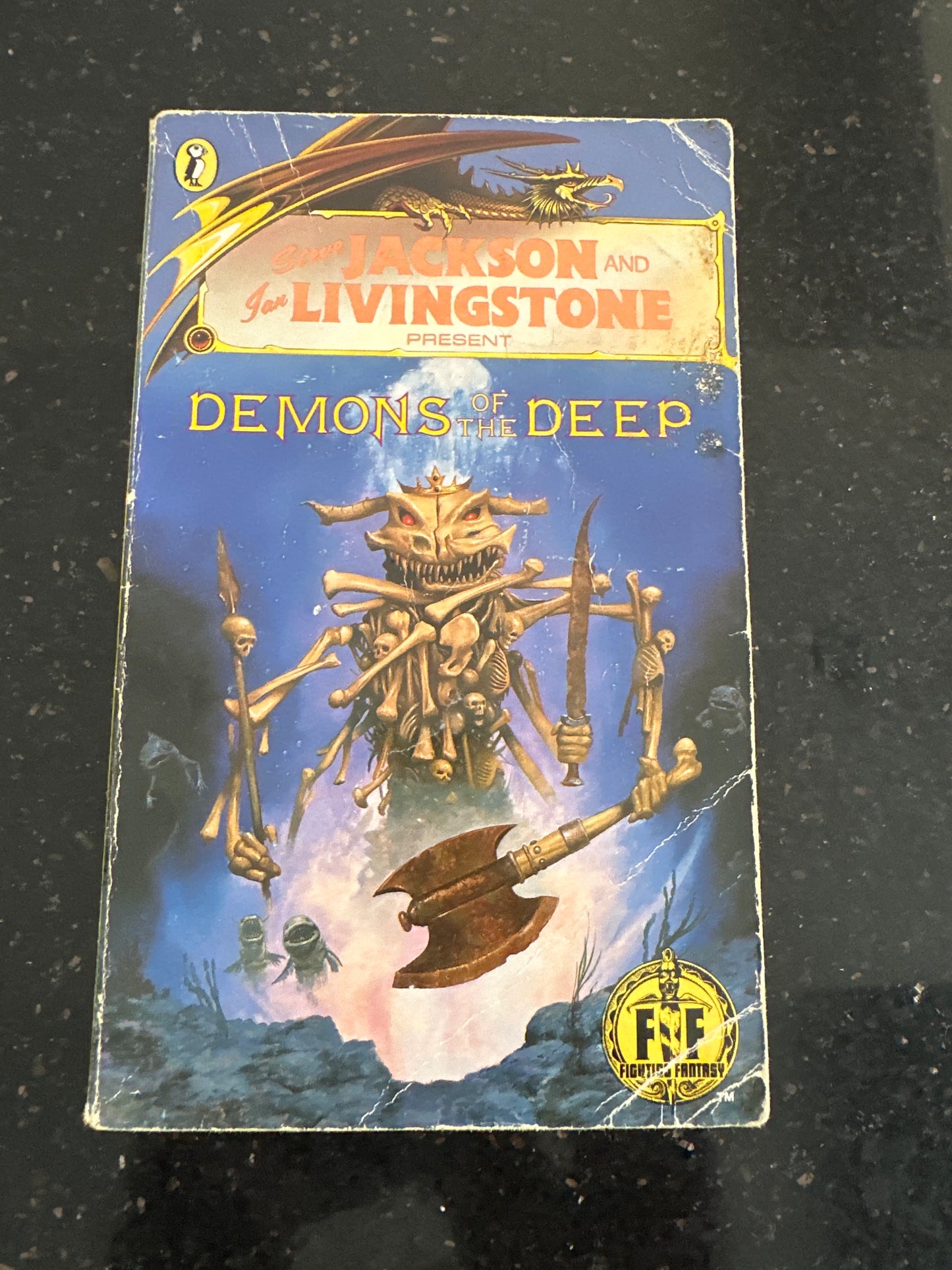 Fighting Fantasy 19 - Demons of the Deep (Gamebook) b